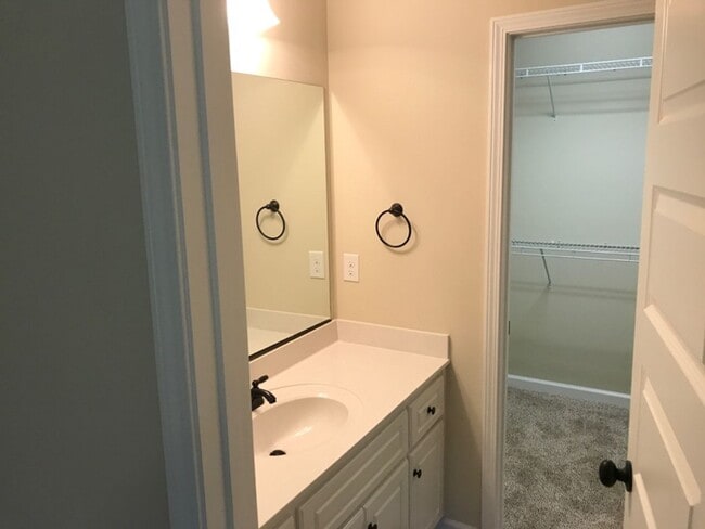 Building Photo - 163 Yucca Ct