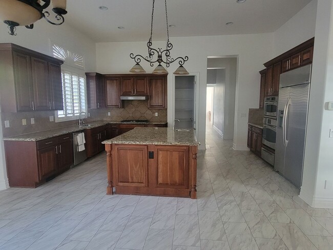 Building Photo - Captivating 5bd 4.5 bth in chandler