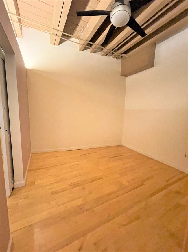 Building Photo - 111 Beach St