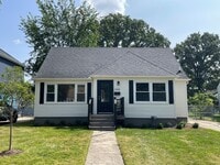 Building Photo - 3 BED 2 BATH BUNGALOW STYLE HOME IN BERKLE...