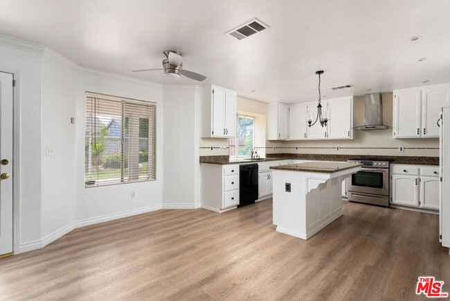 Building Photo - 10711 4 Bears Dr