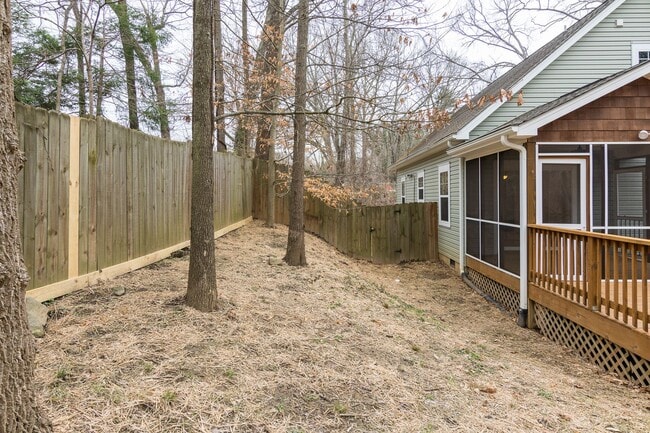 Building Photo - Central AVL - Beautiful 3/2 Cape Cod