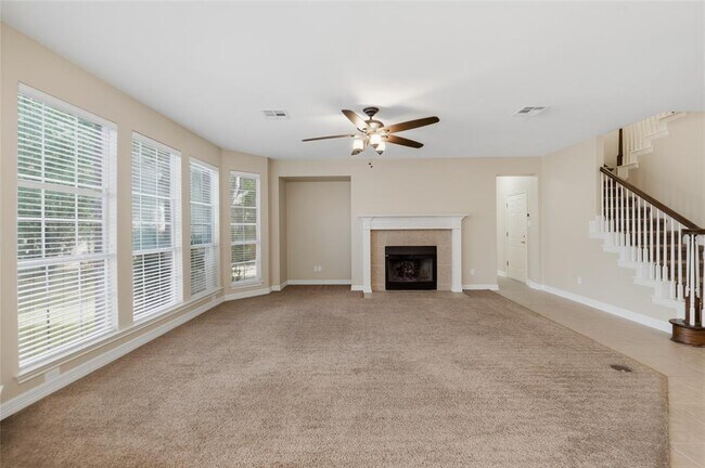 Building Photo - 15201 Calaveras Dr