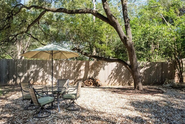 Building Photo - 2402 Rock Terrace Cir