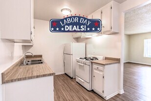 2 BR , 1 BA - Kitchen - Petrol East