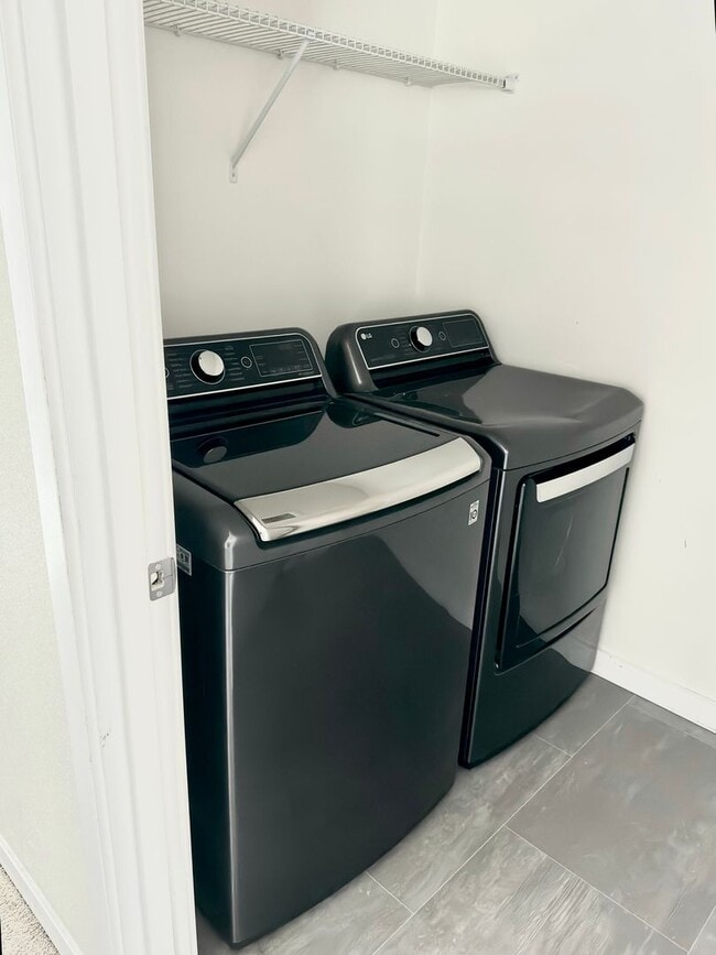 Building Photo - Stylish 4BR | 3BA Home with Den, Fenced Ba...