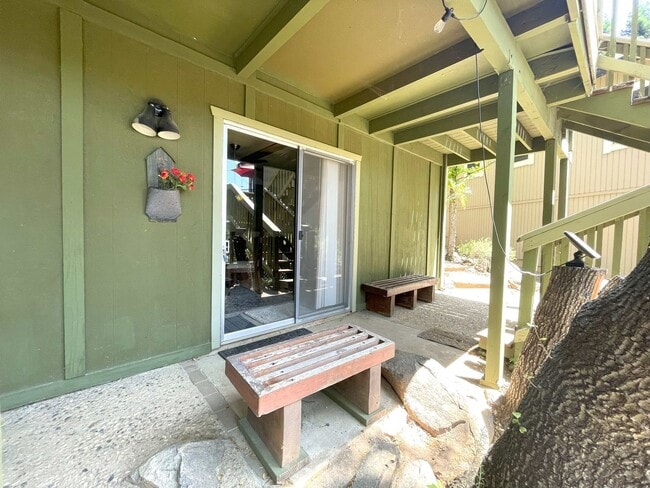 Primary Photo - Cozy Apartment-All utilities paid in Lake ...