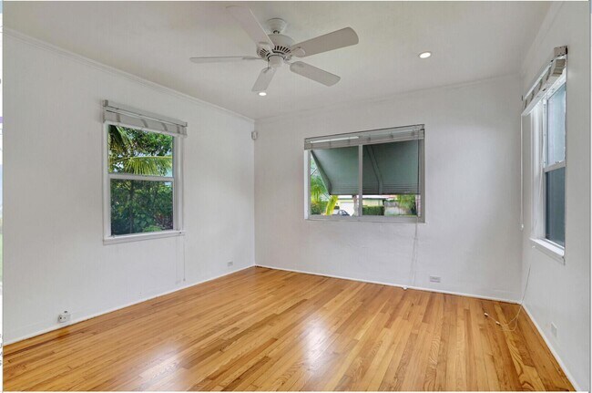 Building Photo - 229 28th St