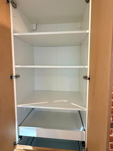 Large kitchen pantry - 1235 S University Blvd