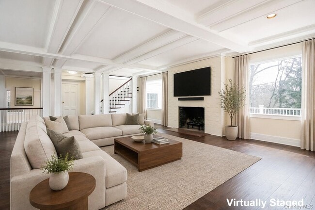 Building Photo - 50 Greenacres Ave