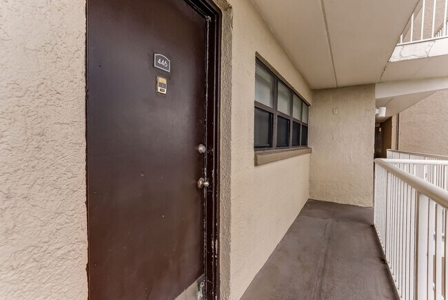 Building Photo - 3240 S Fletcher Ave