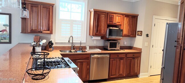 Building Photo - 503 Waight St