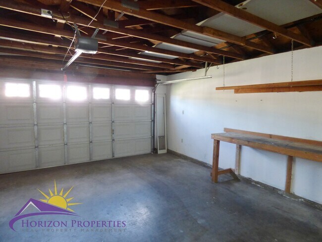 Building Photo - 7928 Garry Oak Dr