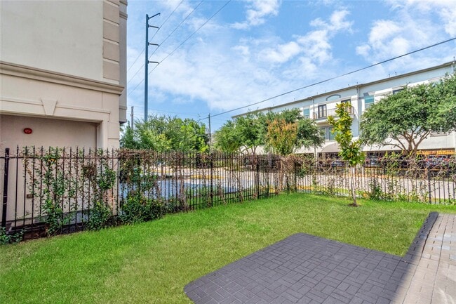 Building Photo - 5735 Winsome Ln