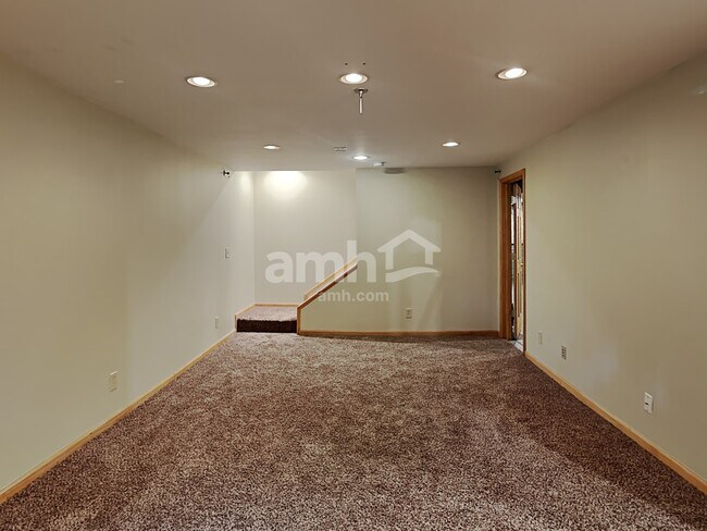 Building Photo - 1810 Penwood Pl