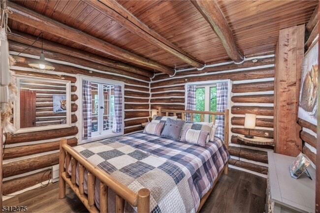 Building Photo - 121 Bearfort Rd