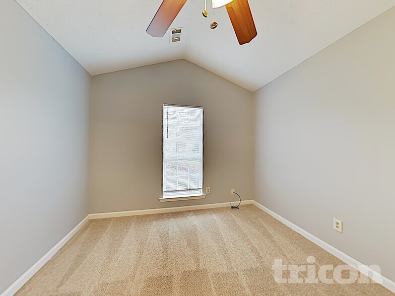 Building Photo - 705 Claven Ct