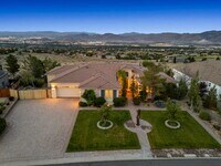 Building Photo - Elegant Arrowcreek Home!