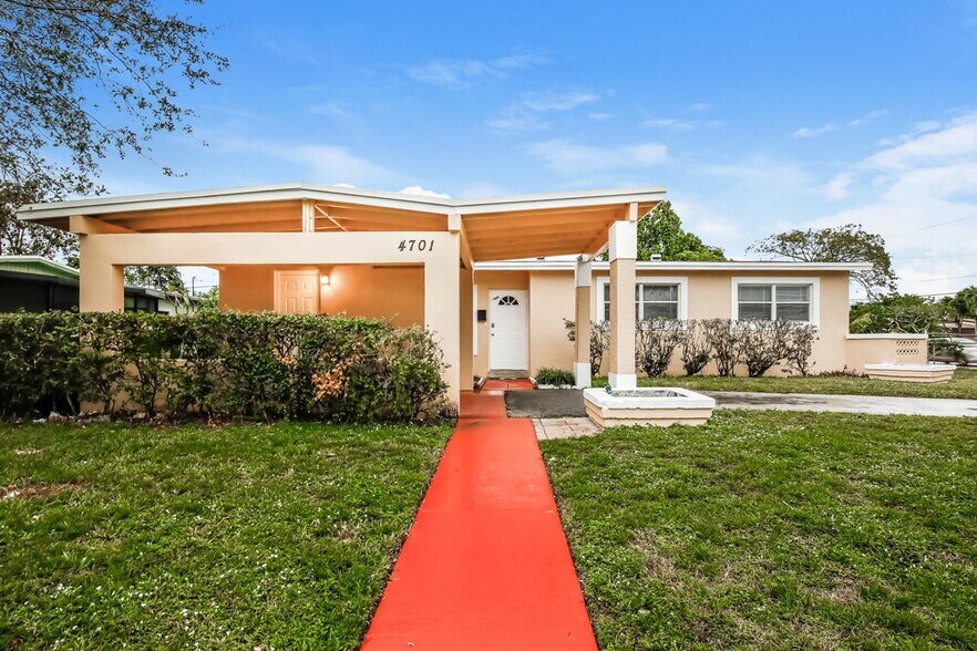 Primary Photo - 4701 NW 11th Pl