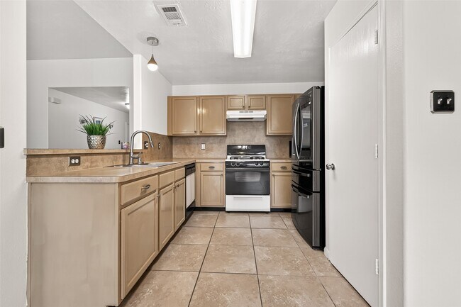 Building Photo - 2510 Fox Water Dr