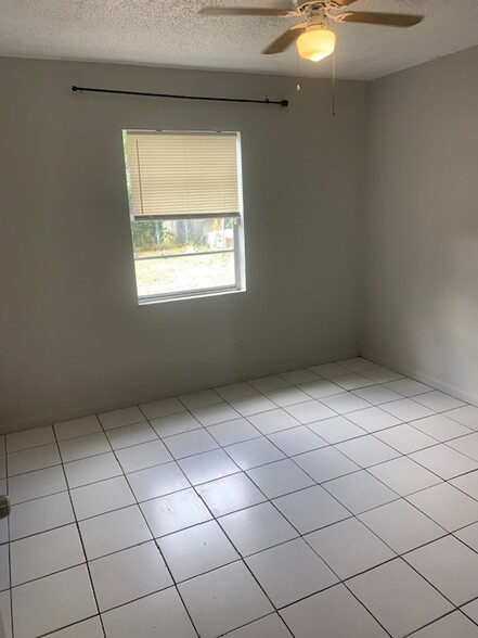 Building Photo - 303 SW 77th Ter