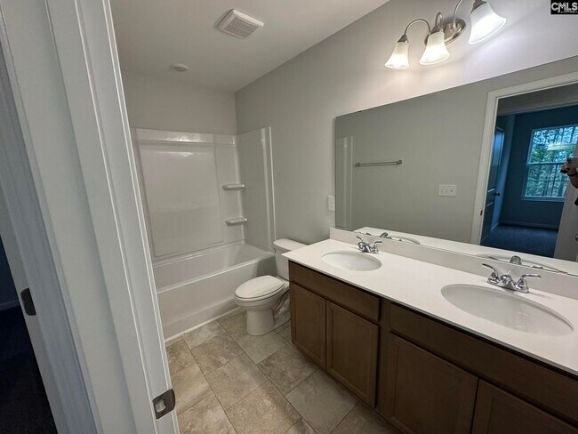 Building Photo - 3026 Hallsdale Dr