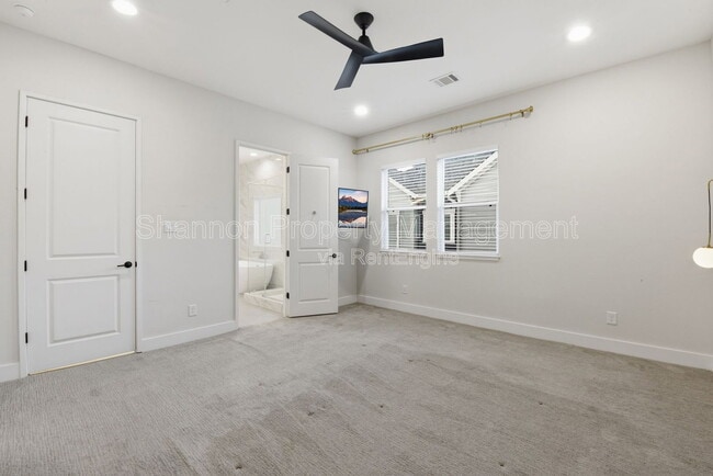 Building Photo - 2204 Lou Ellen Ln