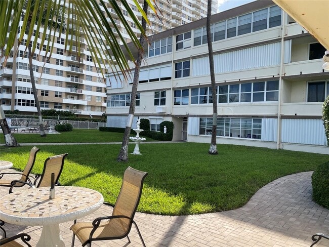 Building Photo - 1936 S Ocean Dr