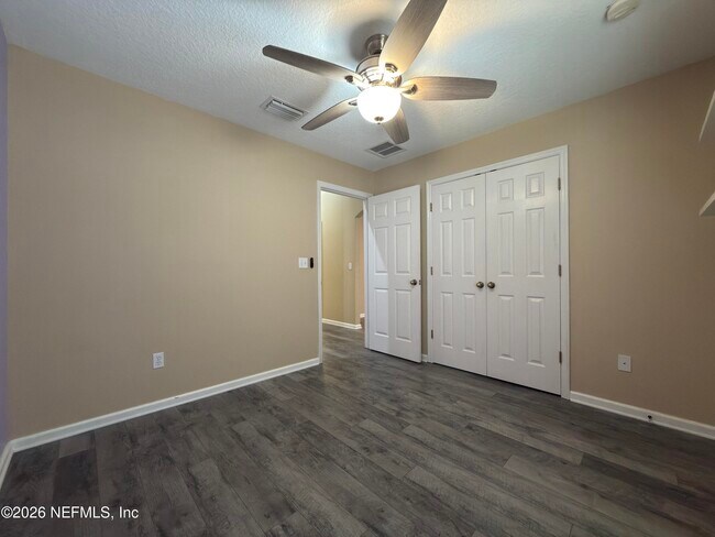 Building Photo - 2472 Willowbend Dr