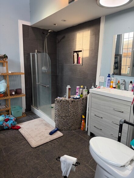 Master bathroom - 2275 W FM 738