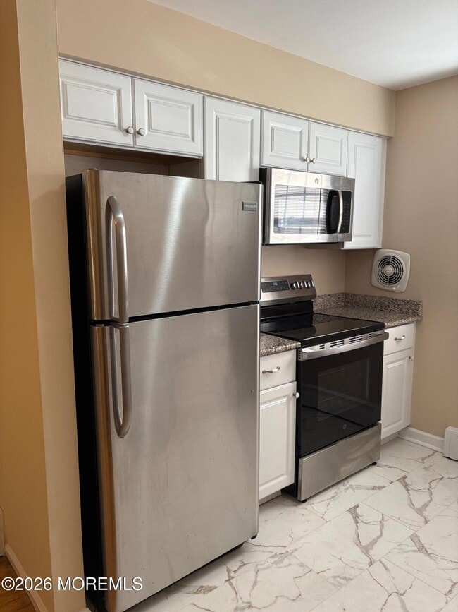 Building Photo - 330 NJ-35