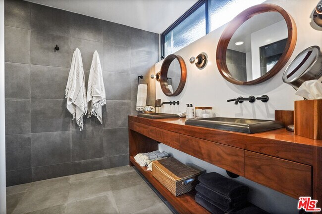 Building Photo - 28036 Sea Ln Dr