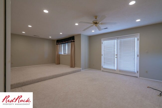Building Photo - Spacious 5 Bedroom Home in A Quiet Communi...