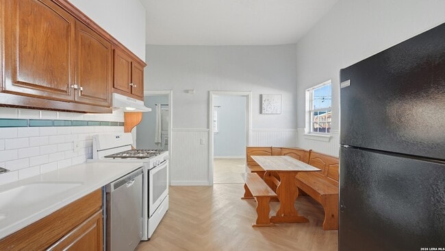 Building Photo - 234 Princeton Ave