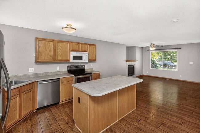 Building Photo - SPACIOUS LIVING!! 4 Bedroom, 3 Bathroom Home in Waukee!