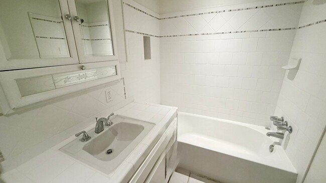 Building Photo - 22684 Minona Dr