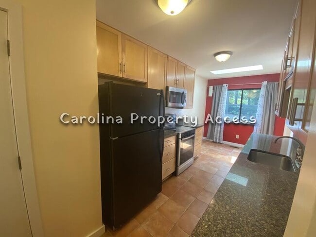 Building Photo - 436 Fairoaks Cir