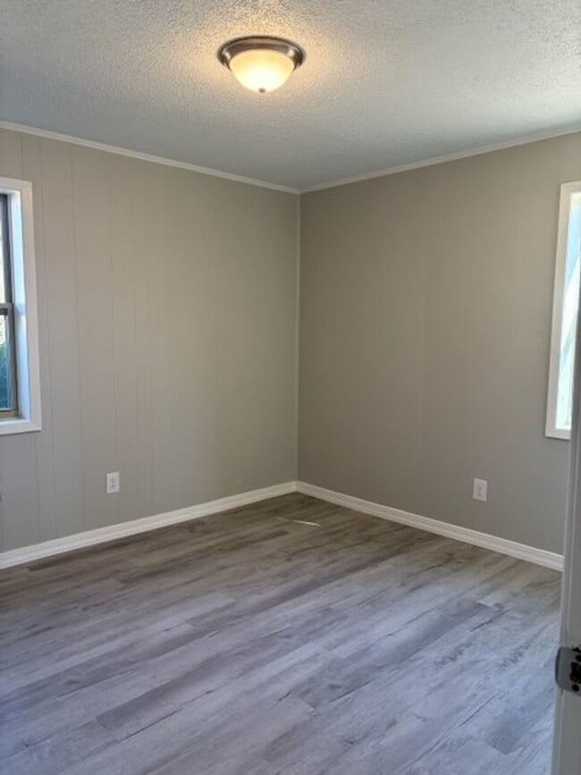 Building Photo - Renovated 3 Bedroom 1 Bath Home for Rent!!