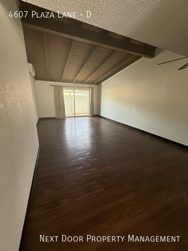 Building Photo - 4607 Plaza Ln