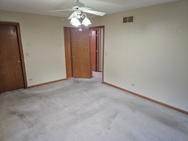 Building Photo - 2017 Thornwood Cir