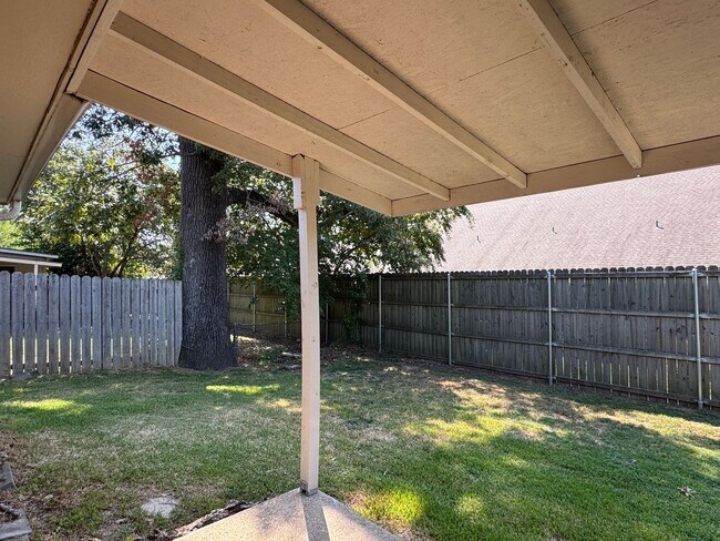 Building Photo - 8414 Cambridge Rd
