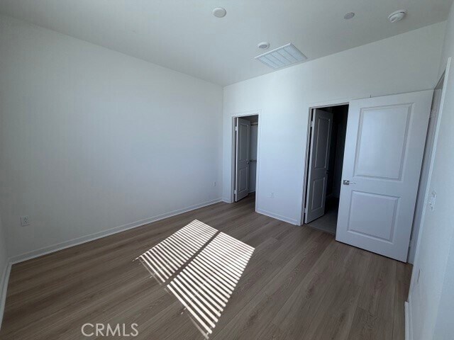 Building Photo - 1406 E Via Acero