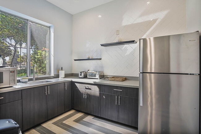 Building Photo - City Centre