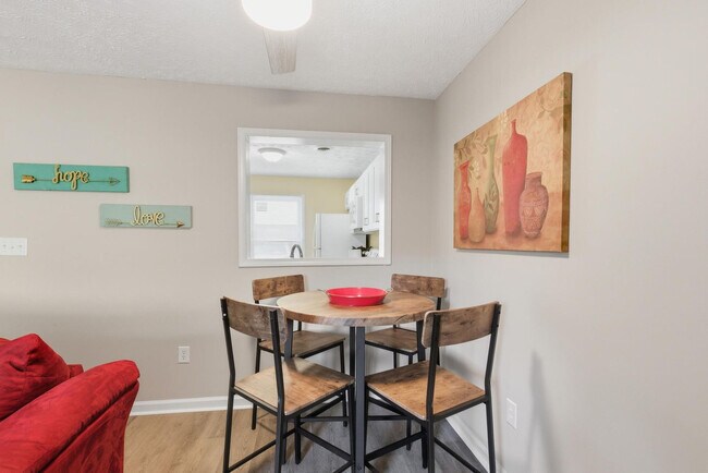 Building Photo - 1108 S Barnett Shoals Rd