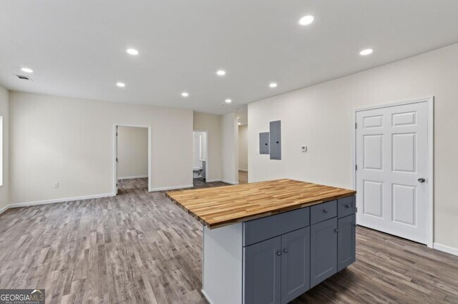 Building Photo - 160 Janney Cir