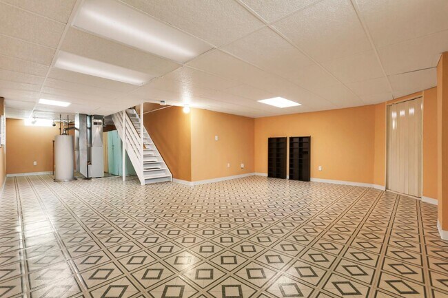 Building Photo - 4516 Harston Ave