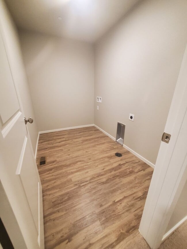 Building Photo - Updated and Bright 3 Bedroom Townhouse in Greeley!