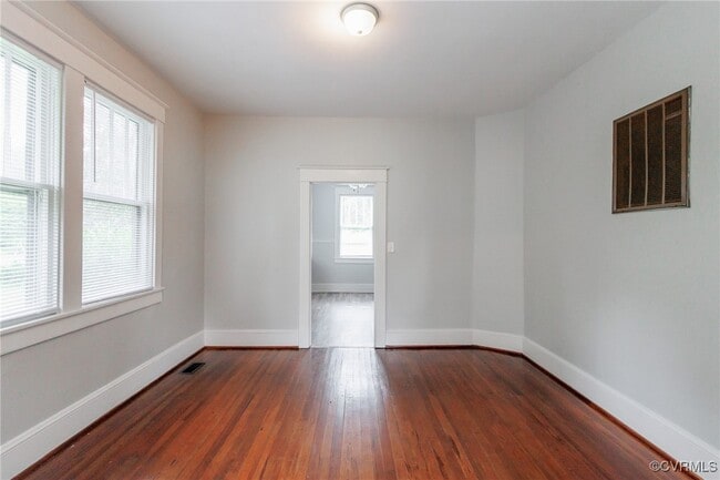 Building Photo - 4201 Hickory Rd