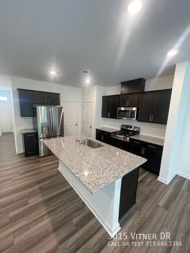 Building Photo - 3015 Vitner Dr