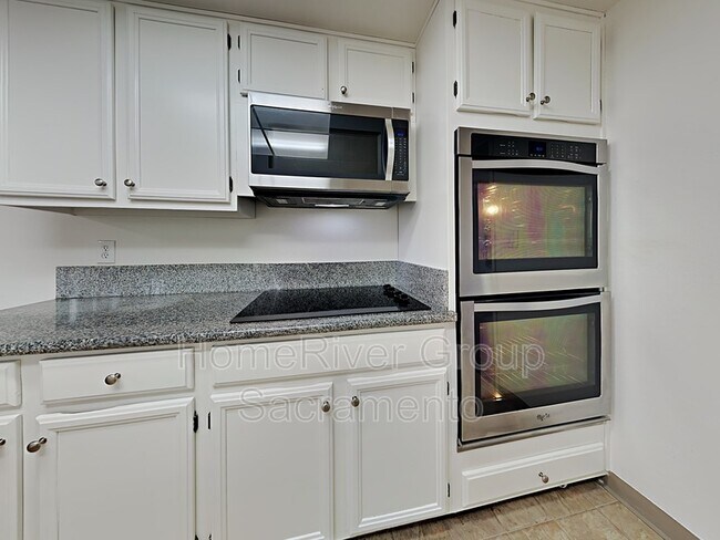 Building Photo - 431 Windward Way